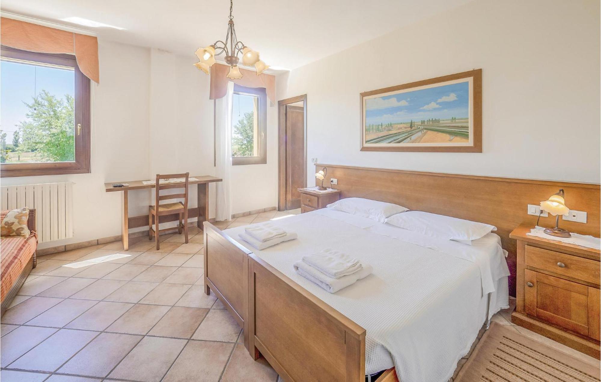 Awesome Home In Ariano Nel Polesine With Kitchen San Basilio Экстерьер фото